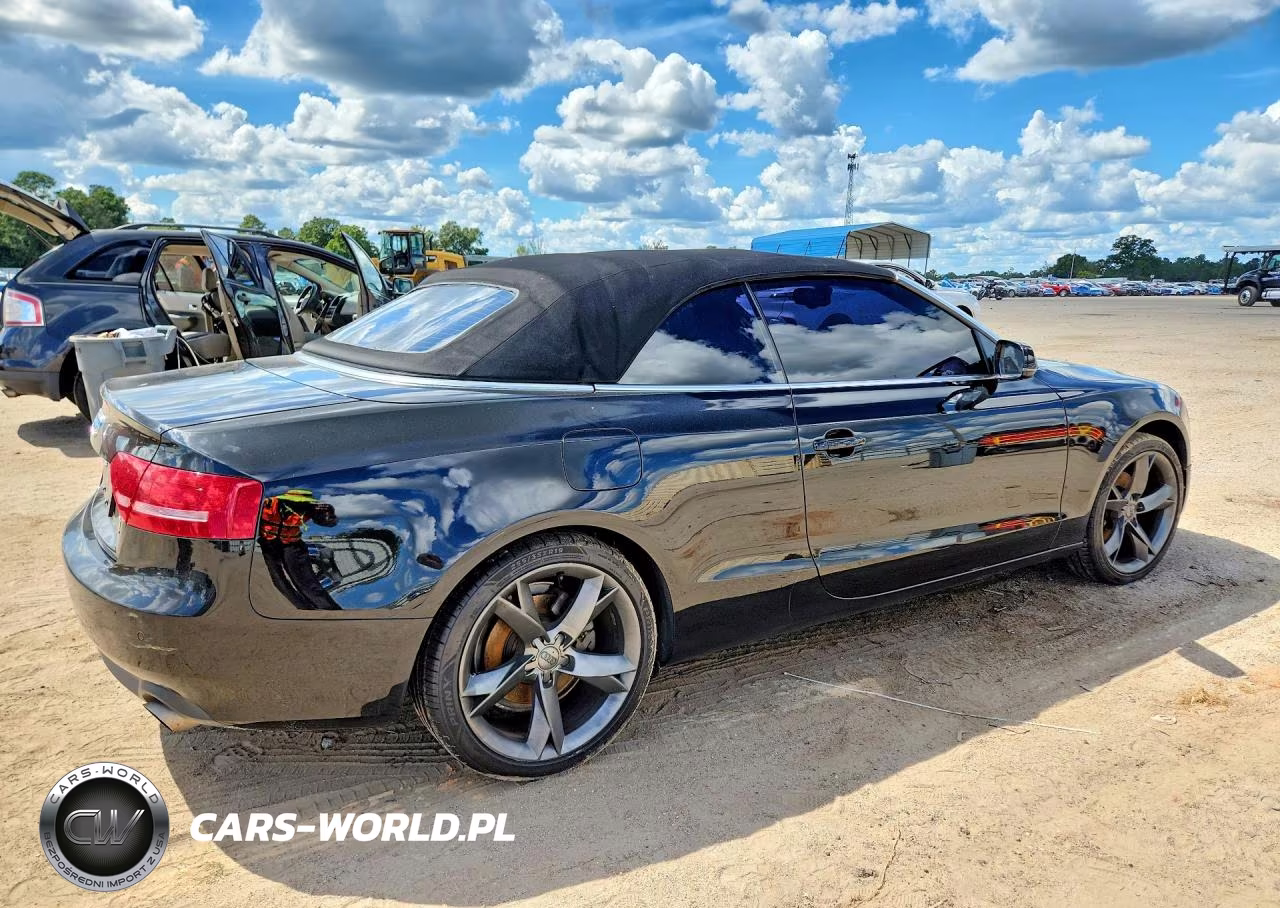 2011 Audi A5 Premium Plus VIN:WAULFAFH8BN004850 - 3