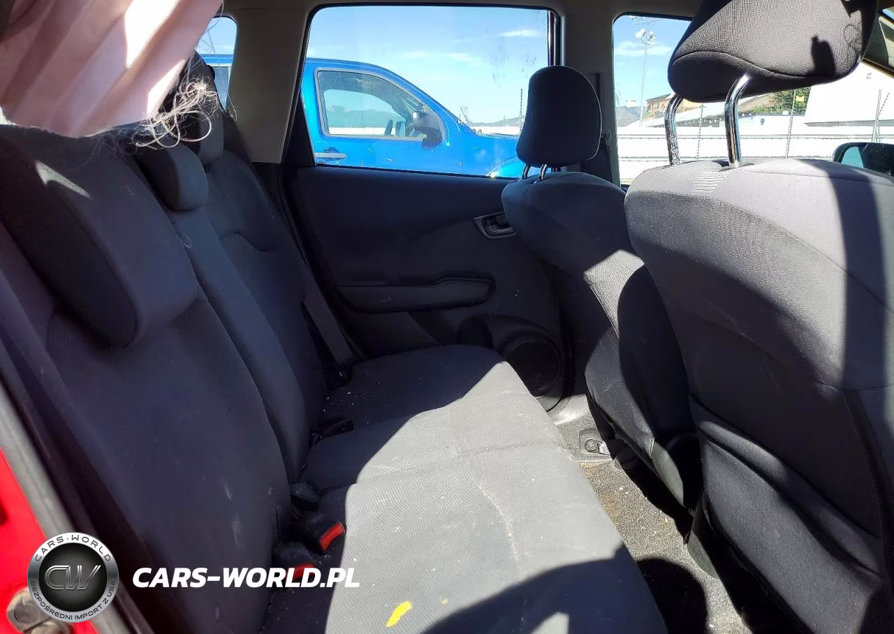 2013 Honda Fit VIN:JHMGE8H32DC065741 - 10