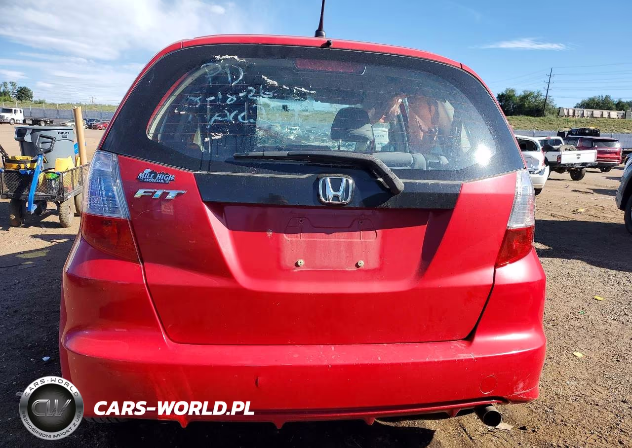 2013 Honda Fit VIN:JHMGE8H32DC065741 - 6