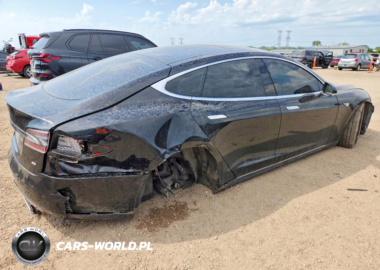 2014 Tesla Model S VIN:5YJSA1H1XEFP43380 - 3
