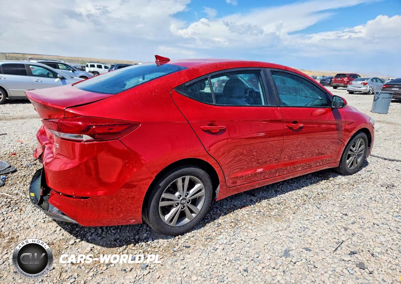 2018 Hyundai Elantra Sel VIN:5NPD84LF2JH300886 - 3