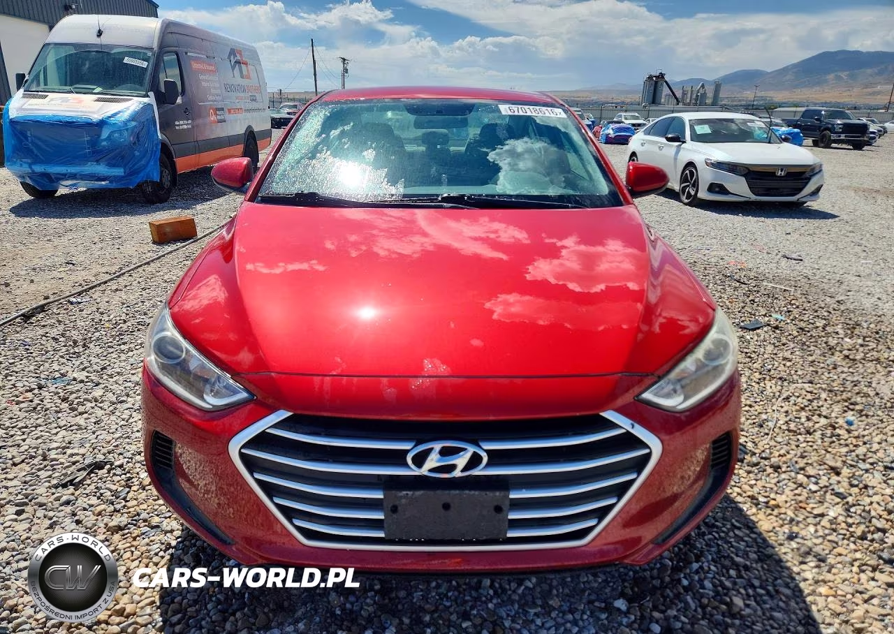 2018 Hyundai Elantra Sel VIN:5NPD84LF2JH300886 - 5
