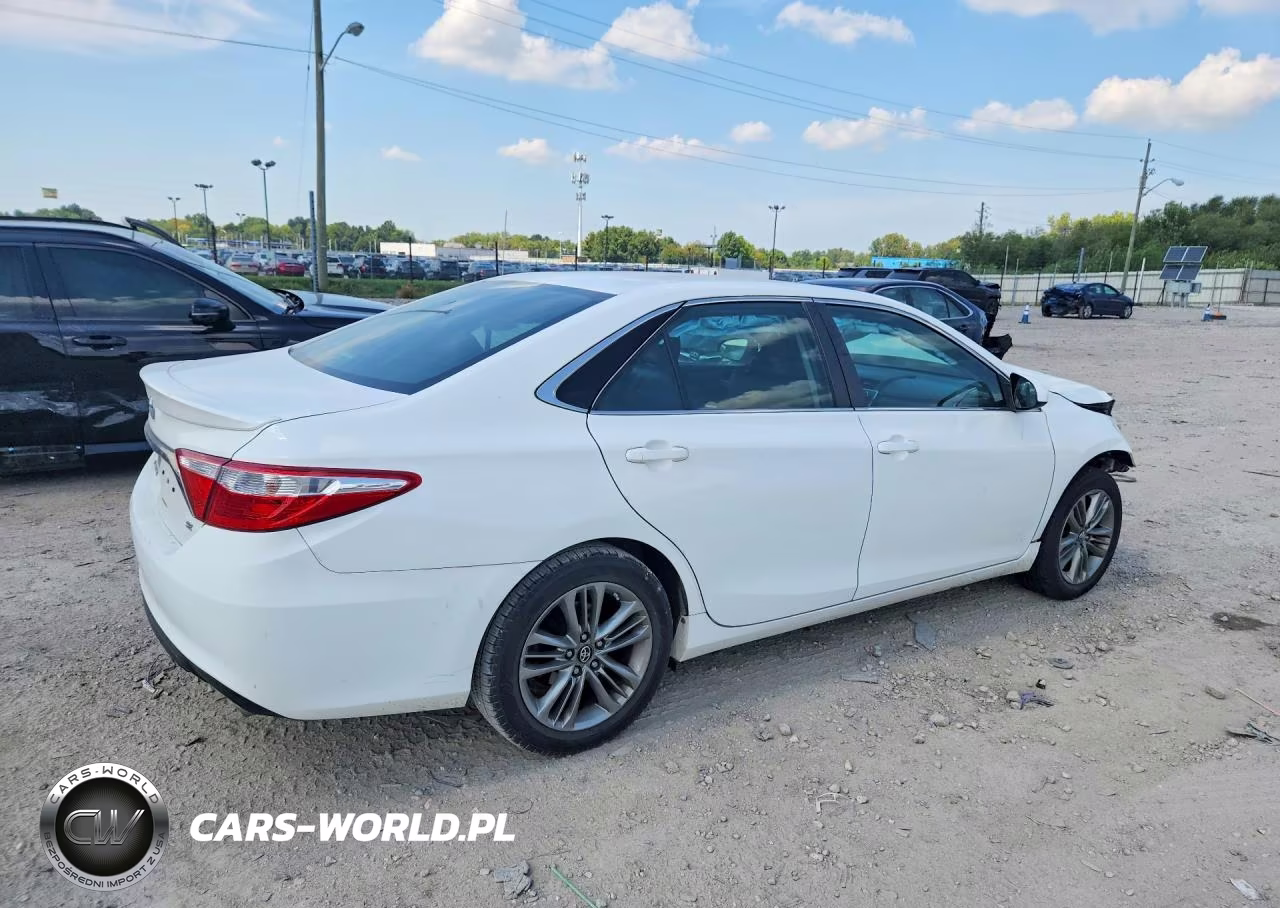 2017 Toyota Camry Se VIN:4T1BF1FK0HU680522 - 3