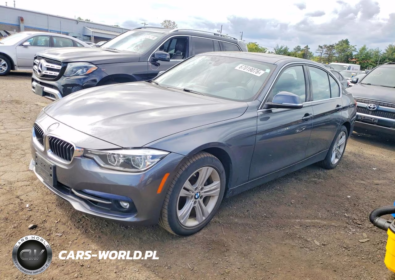 2018 BMW 330 Xi VIN:WBA8D9C55JEM31437 - 1