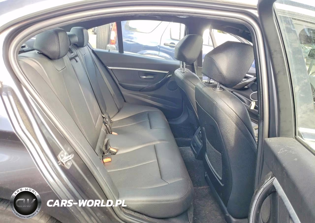 2018 BMW 330 Xi VIN:WBA8D9C55JEM31437 - 10