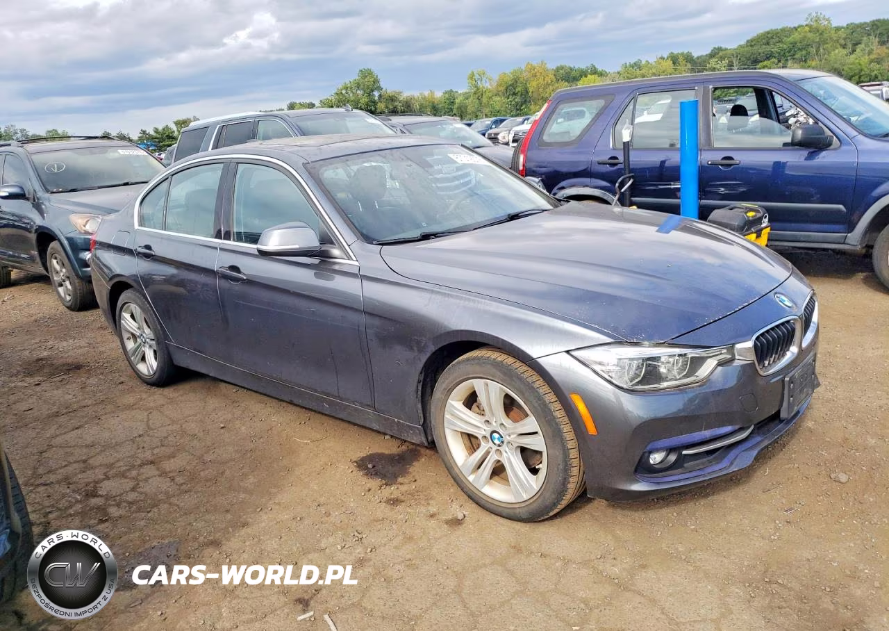 2018 BMW 330 Xi VIN:WBA8D9C55JEM31437 - 4