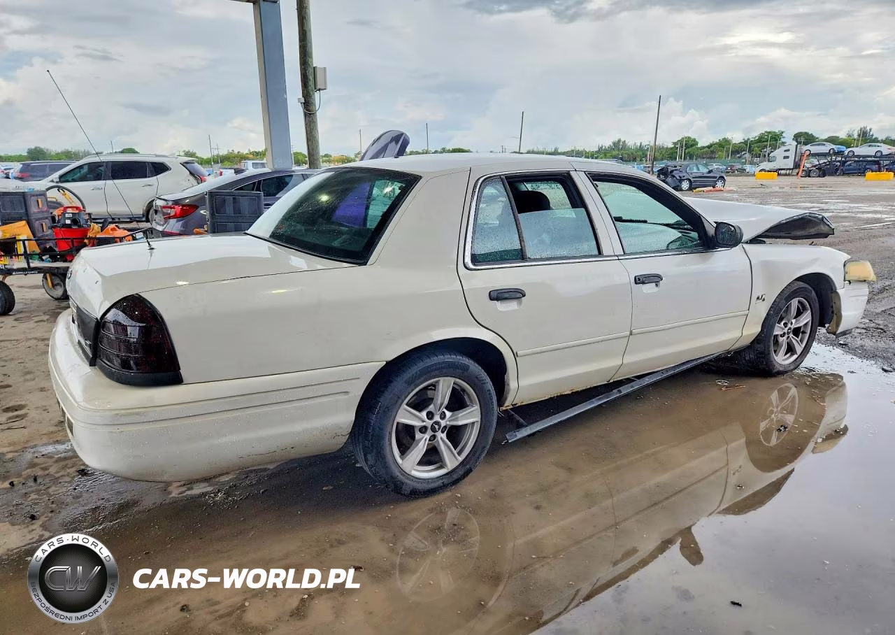2011 Ford Crown Victoria Police Interceptor VIN:2FABP7BV8BX114442 - 3