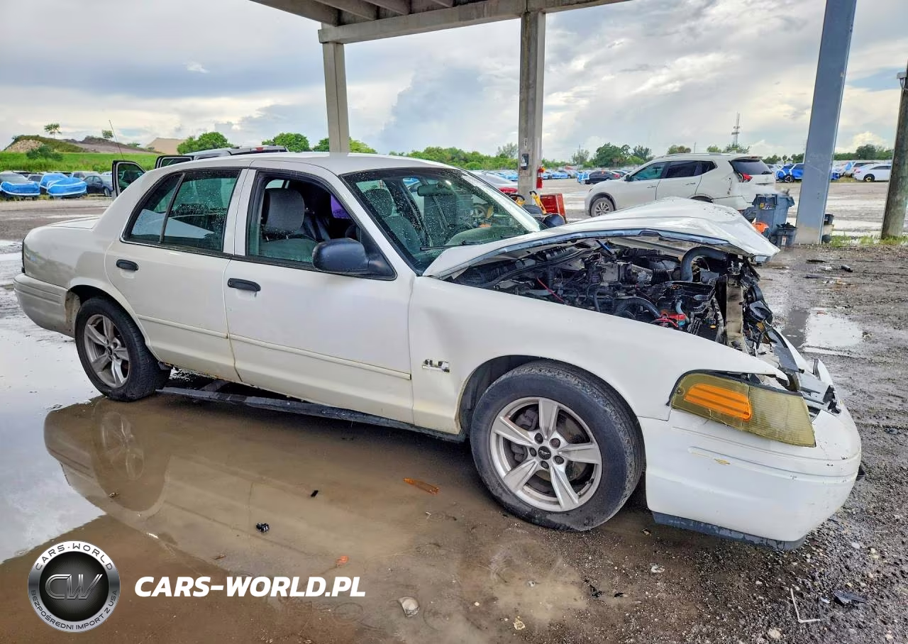 2011 Ford Crown Victoria Police Interceptor VIN:2FABP7BV8BX114442 - 4
