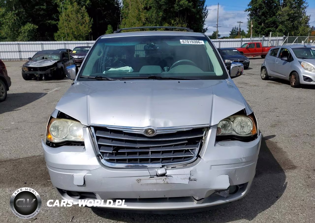 2008 Chrysler Town & Country Touring VIN:2A8HR54P78R118067 - 5