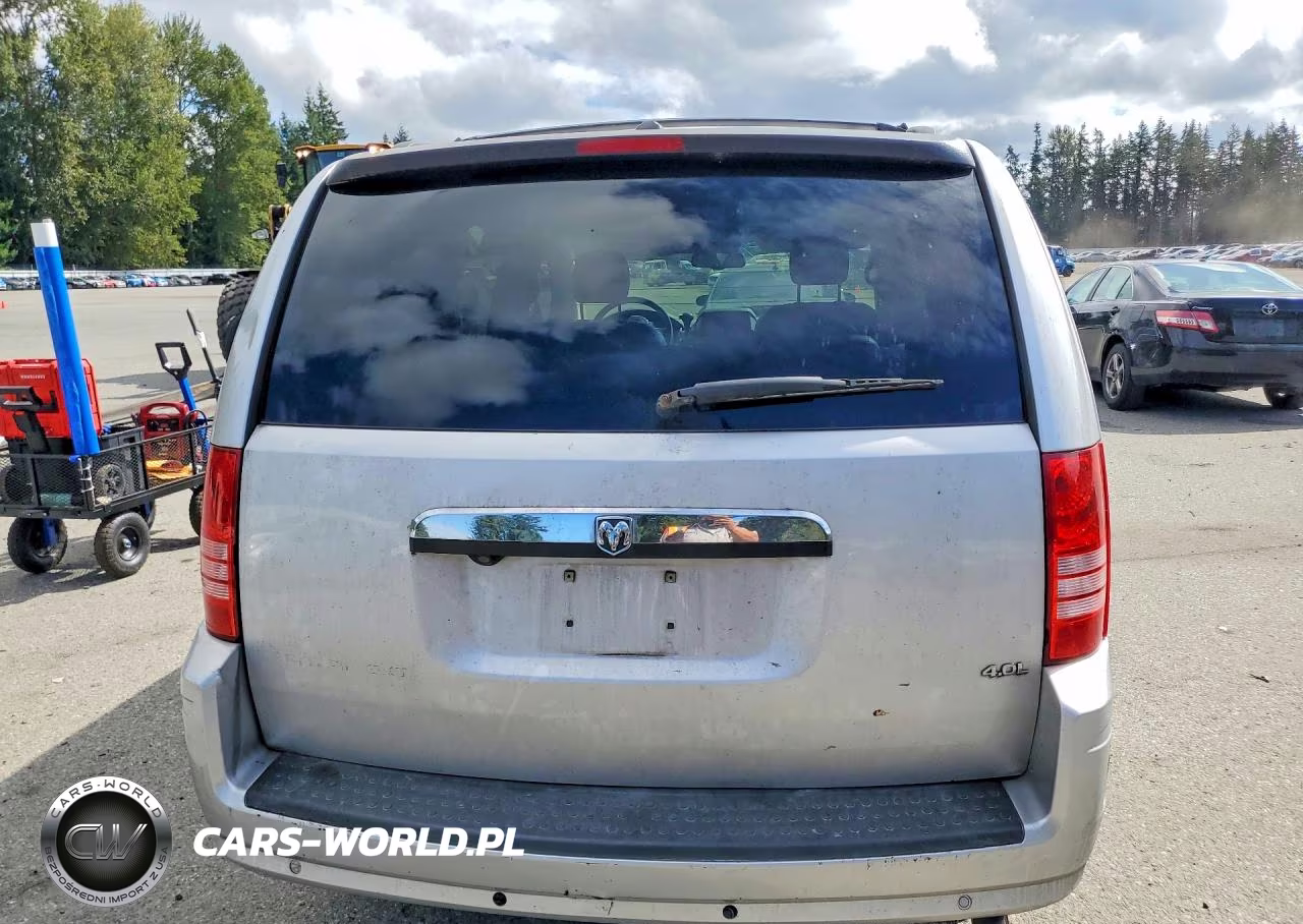 2008 Chrysler Town & Country Touring VIN:2A8HR54P78R118067 - 6