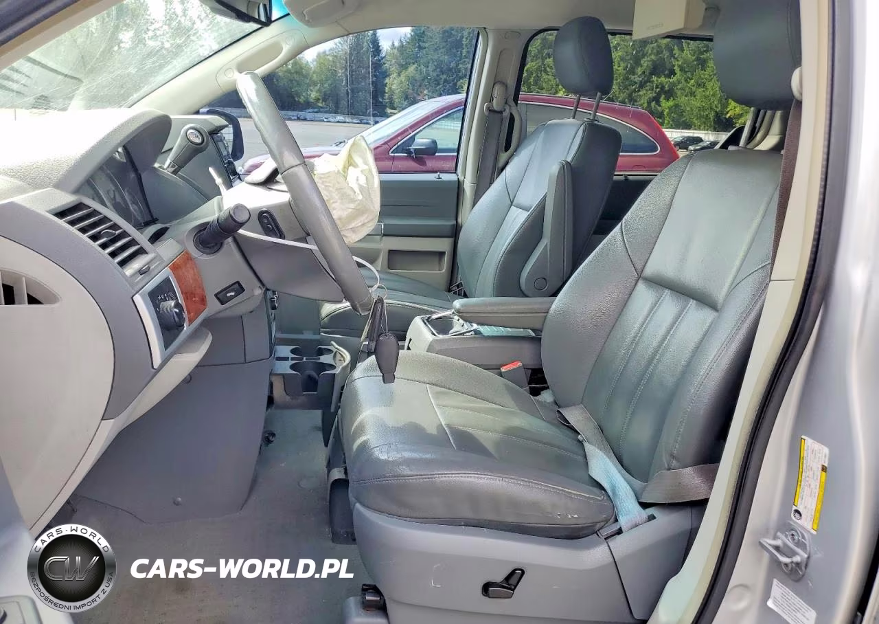 2008 Chrysler Town & Country Touring VIN:2A8HR54P78R118067 - 7