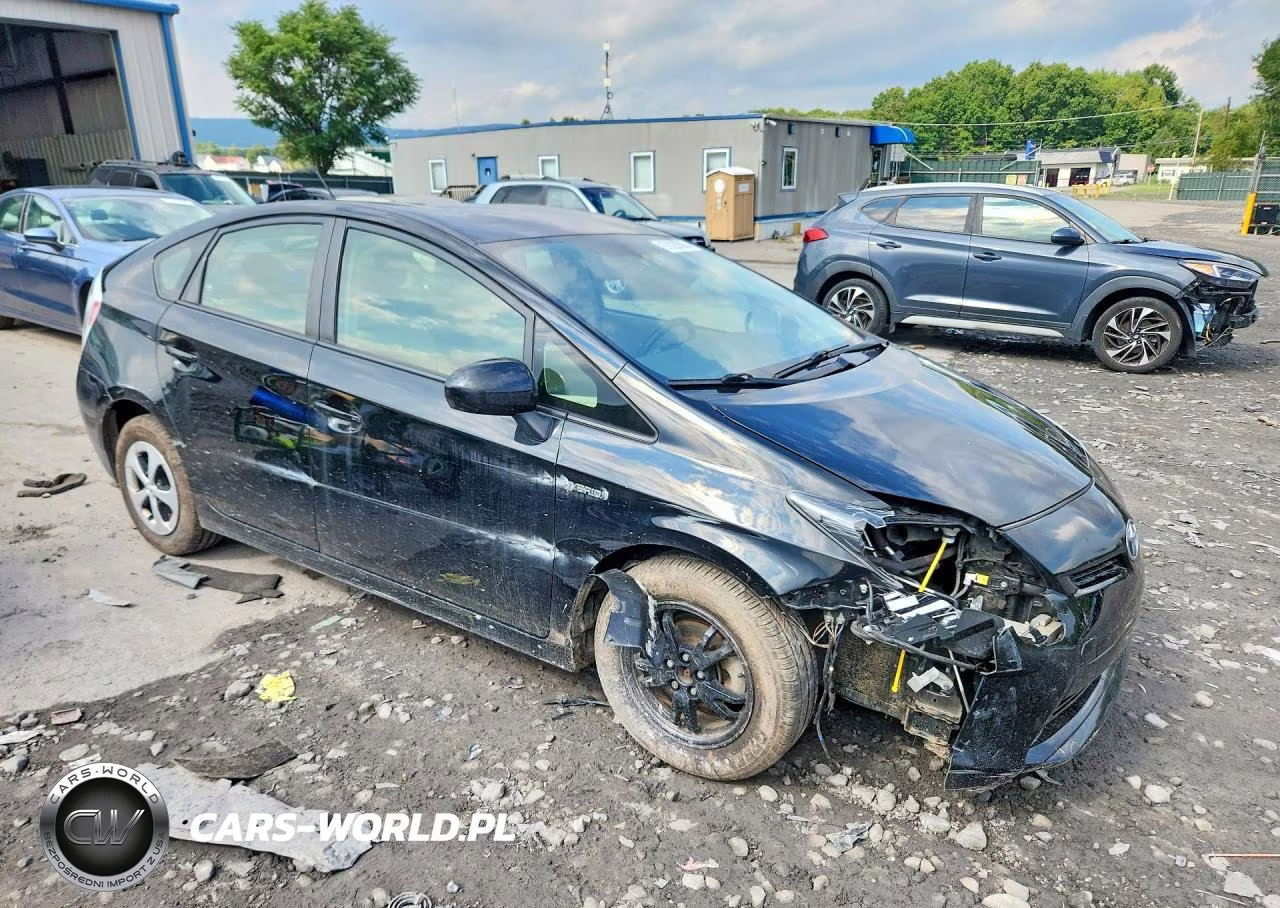 2015 Toyota Prius Four VIN:JTDKN3DU9F0443085 - 4