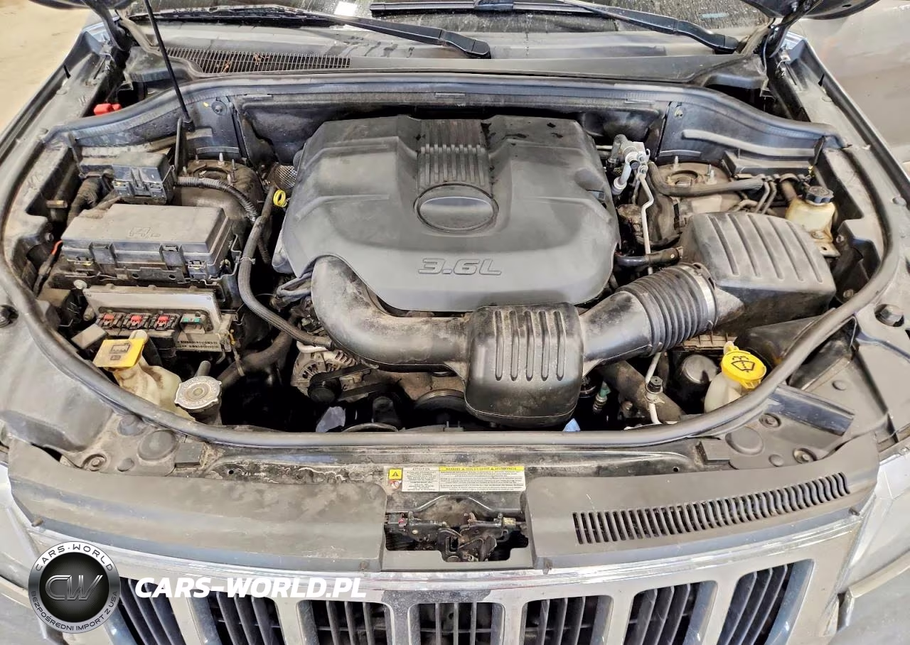 2011 Jeep Grand Cherokee Laredo VIN:1J4RR4GG9BC737071 - 12