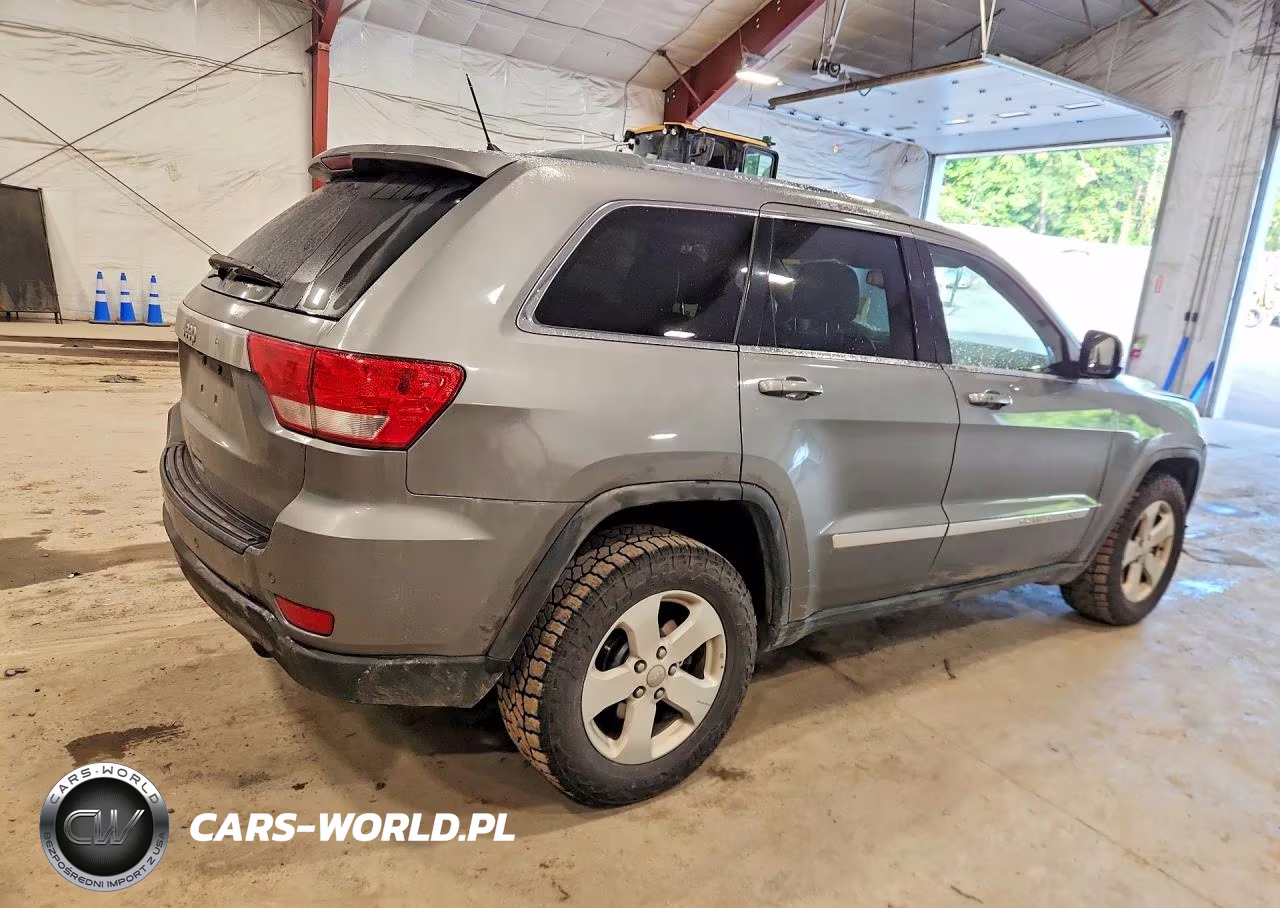 2011 Jeep Grand Cherokee Laredo VIN:1J4RR4GG9BC737071 - 3