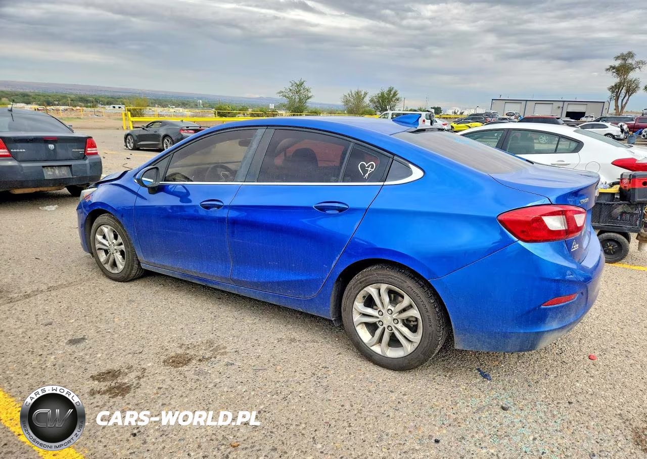 2019 Chevrolet Cruze Lt VIN:1G1BE5SM9K7107137 - 2
