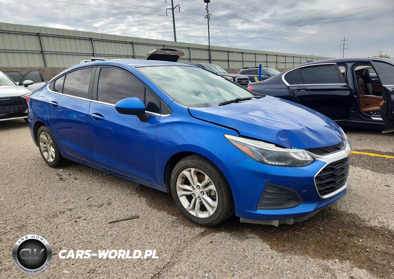 2019 Chevrolet Cruze Lt VIN:1G1BE5SM9K7107137 - 4