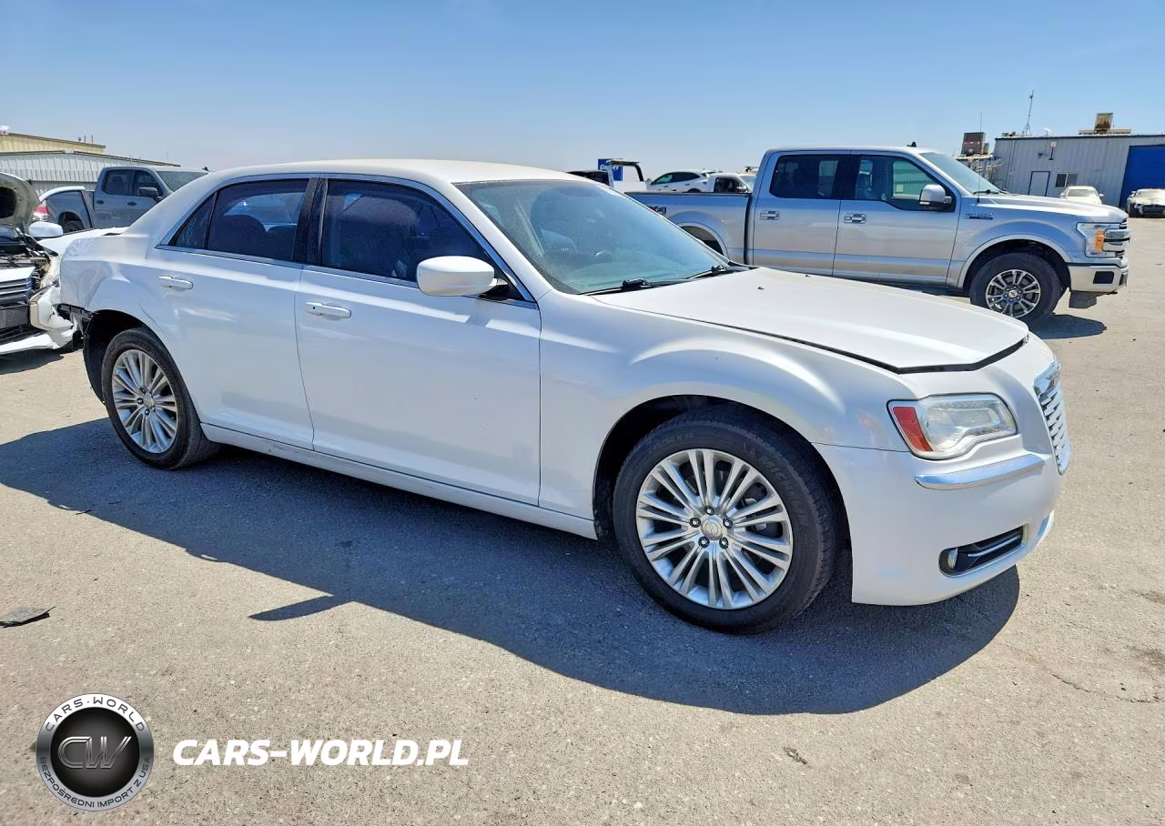 2013 Chrysler 300 VIN:2C3CCARG6DH603616 - 4