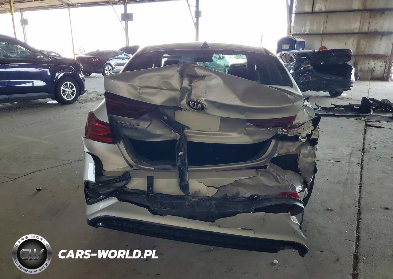 2019 Kia Forte S VIN:3KPF34AD0KE023542 - 6
