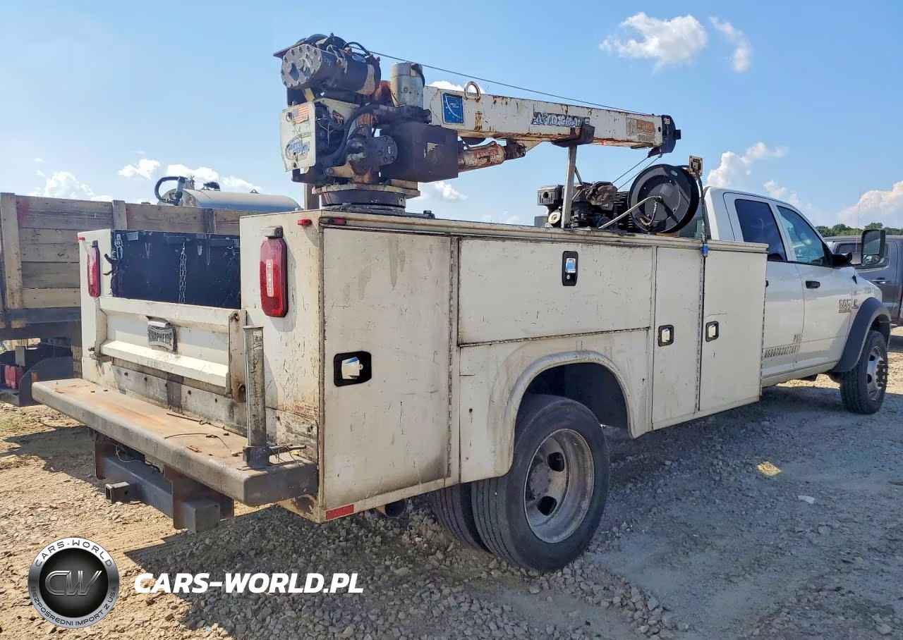 2018 Ram 5500 VIN:3C7WRMFLXJG110823 - 3