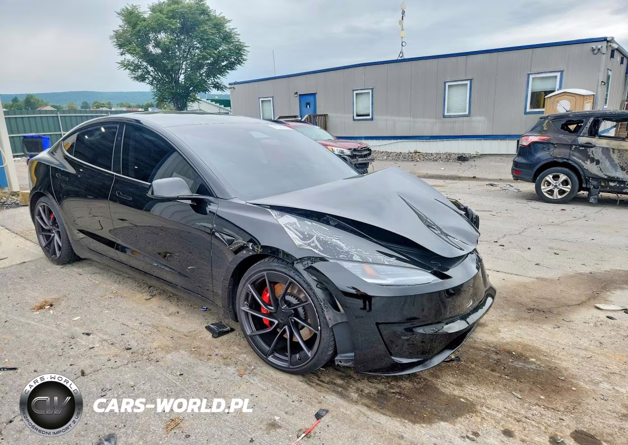 2024 Tesla Model 3 VIN:5YJ3E1ET2RF900355 - 4