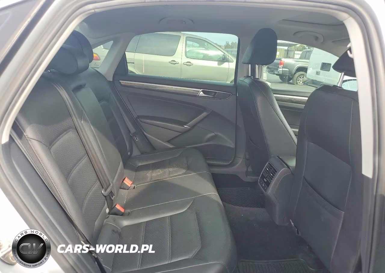 2018 Volkswagen Passat Se VIN:1VWBA7A33JC016732 - 10