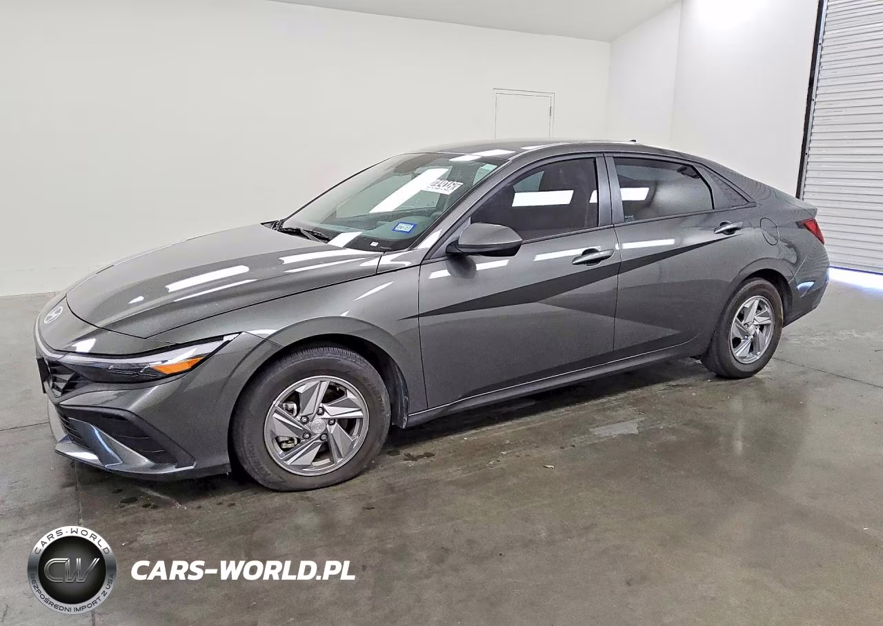 2025 Hyundai Elantra Se