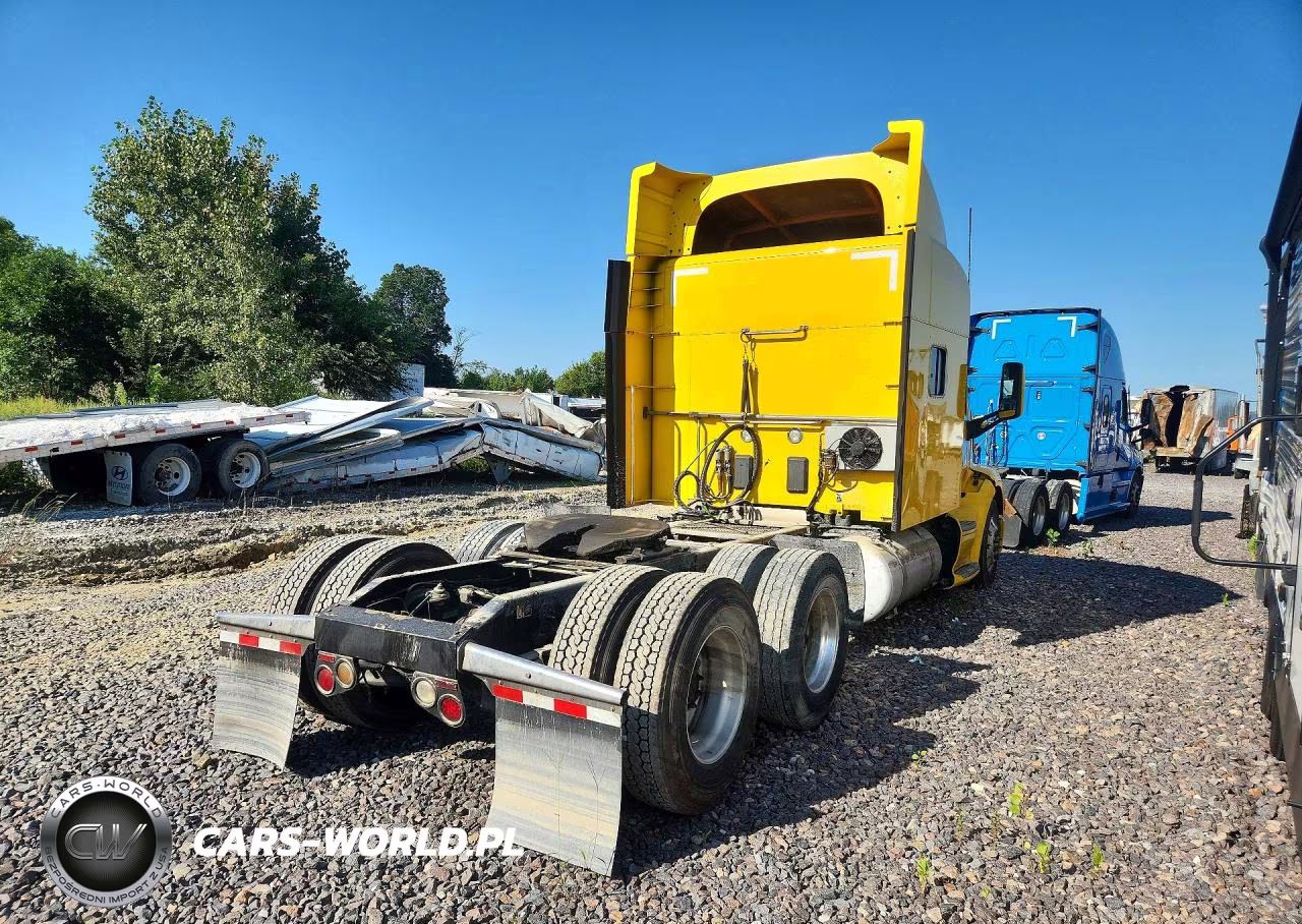 2015 Peterbilt 579 Semi Truck VIN:1XPBDP9XXFD282279 - 3