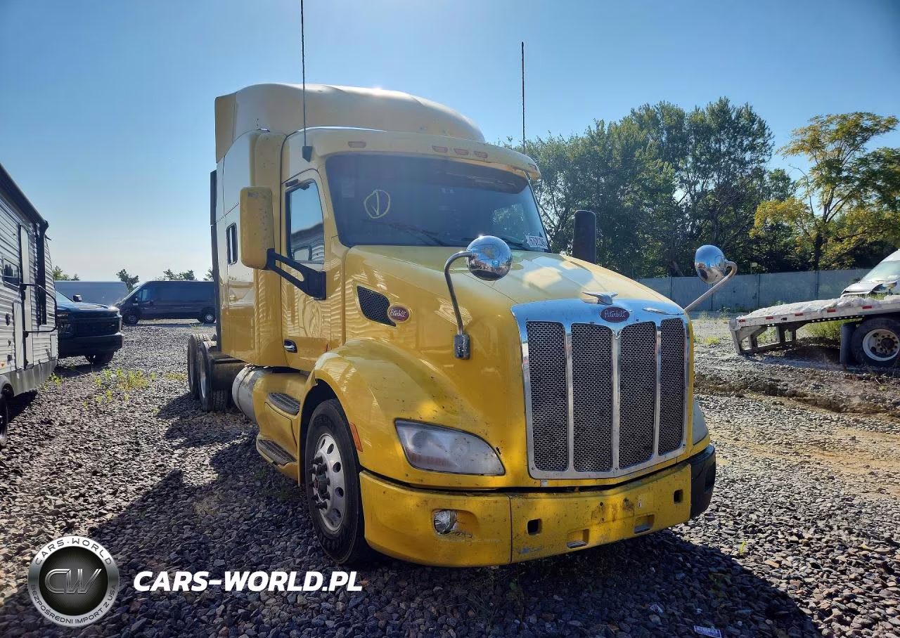 2015 Peterbilt 579 Semi Truck VIN:1XPBDP9XXFD282279 - 4