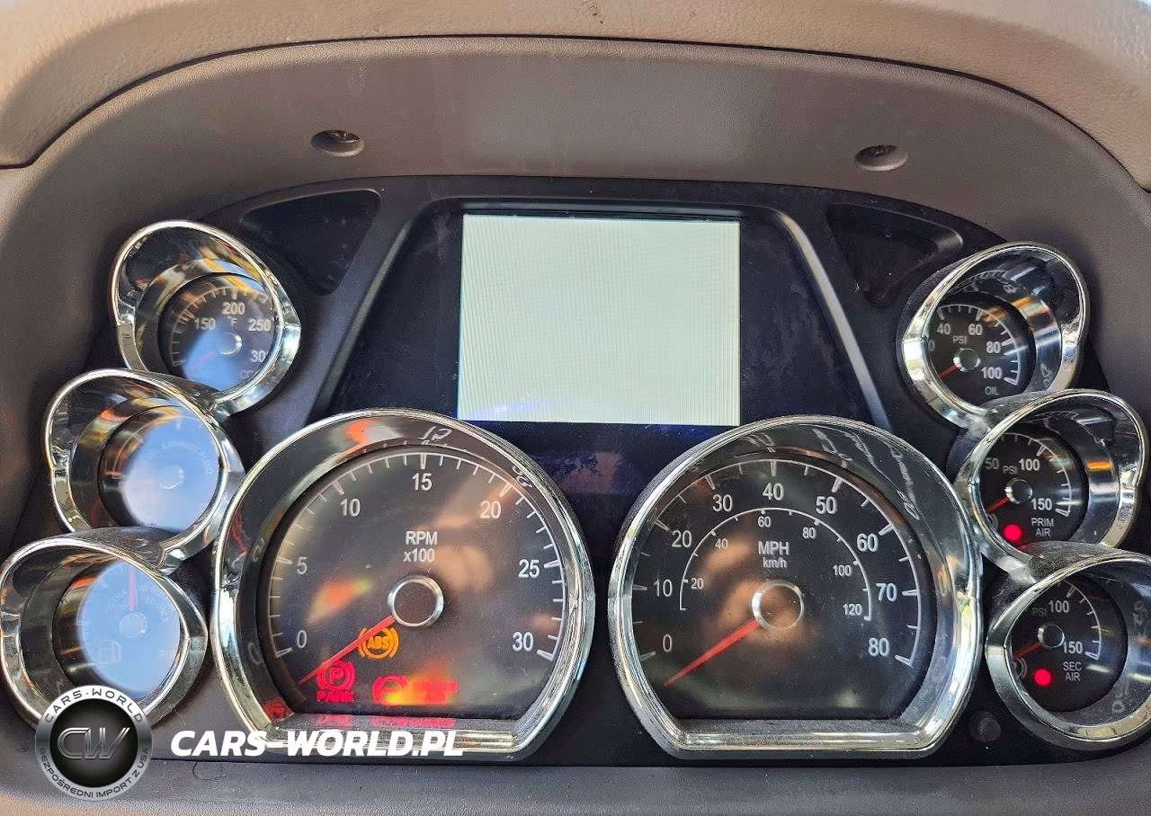 2015 Peterbilt 579 Semi Truck VIN:1XPBDP9XXFD282279 - 9