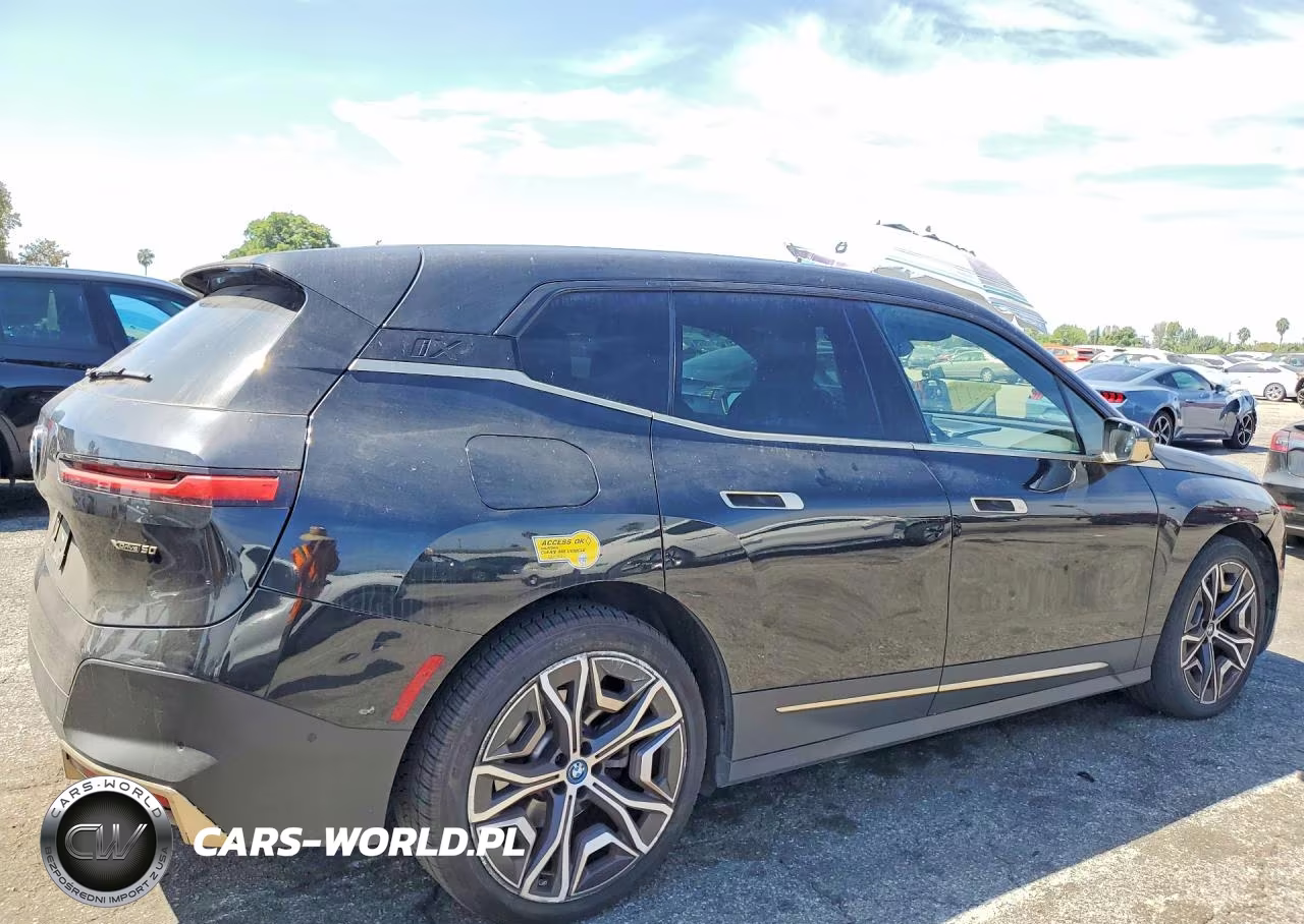 2022 BMW Ix xDrive50 VIN:WB523CF08NCK54792 - 3