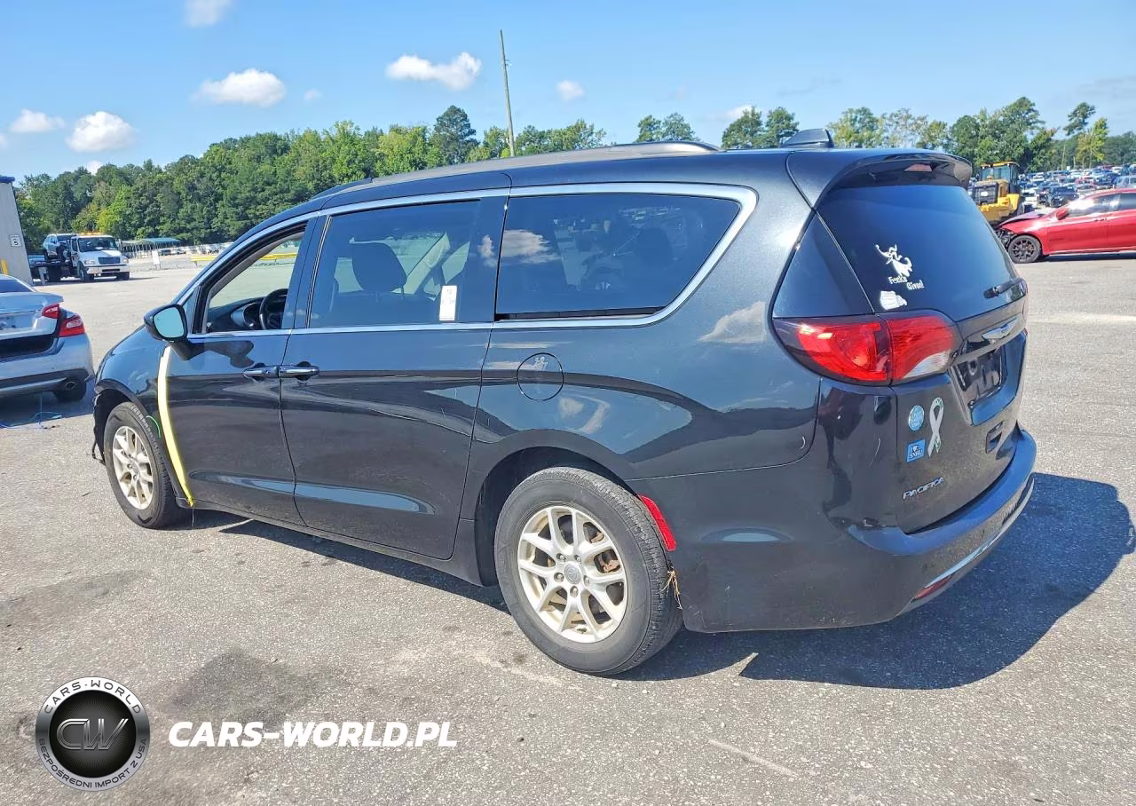 2020 Chrysler Pacifica Touring VIN:2C4RC1FG6LR128696 - 2