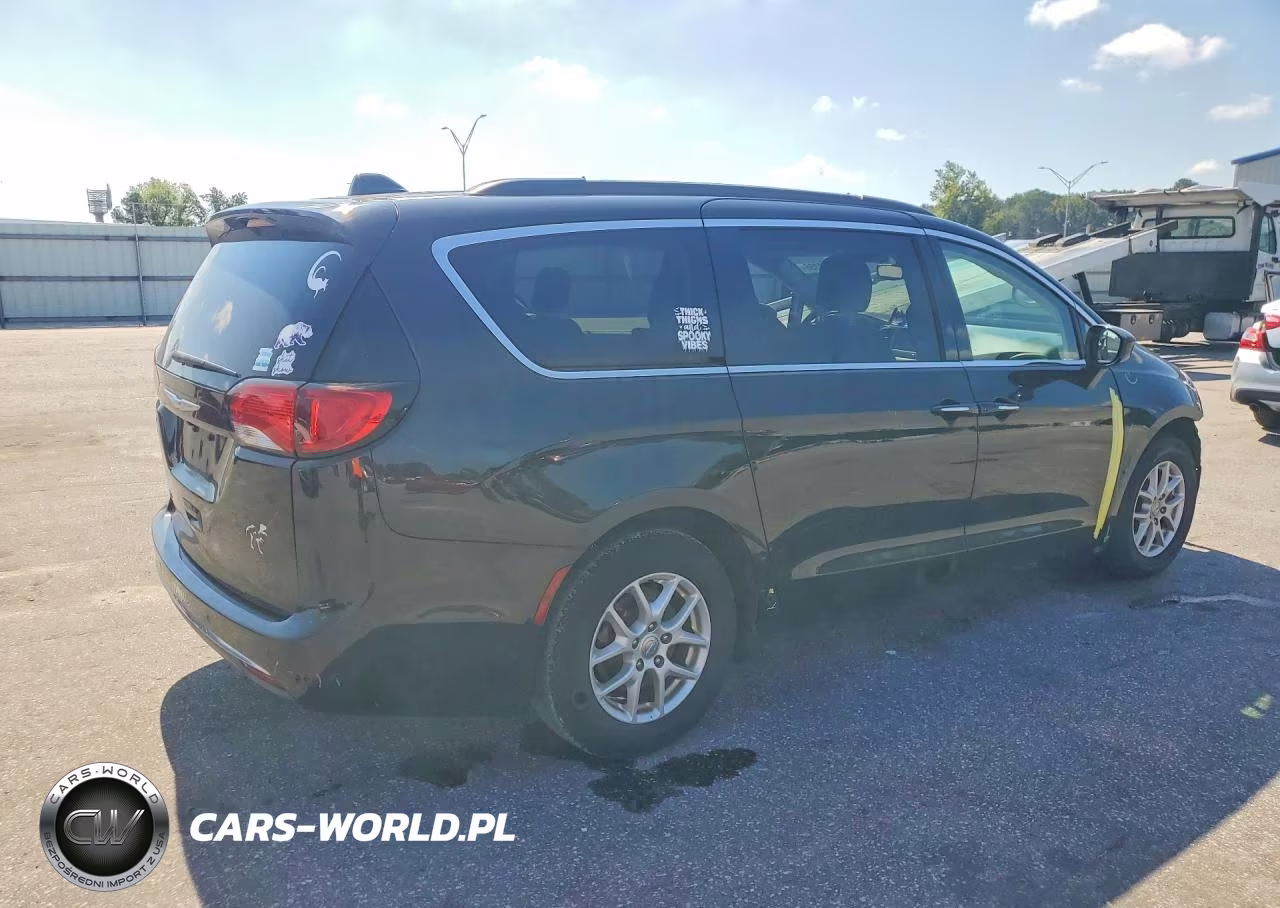 2020 Chrysler Pacifica Touring VIN:2C4RC1FG6LR128696 - 3