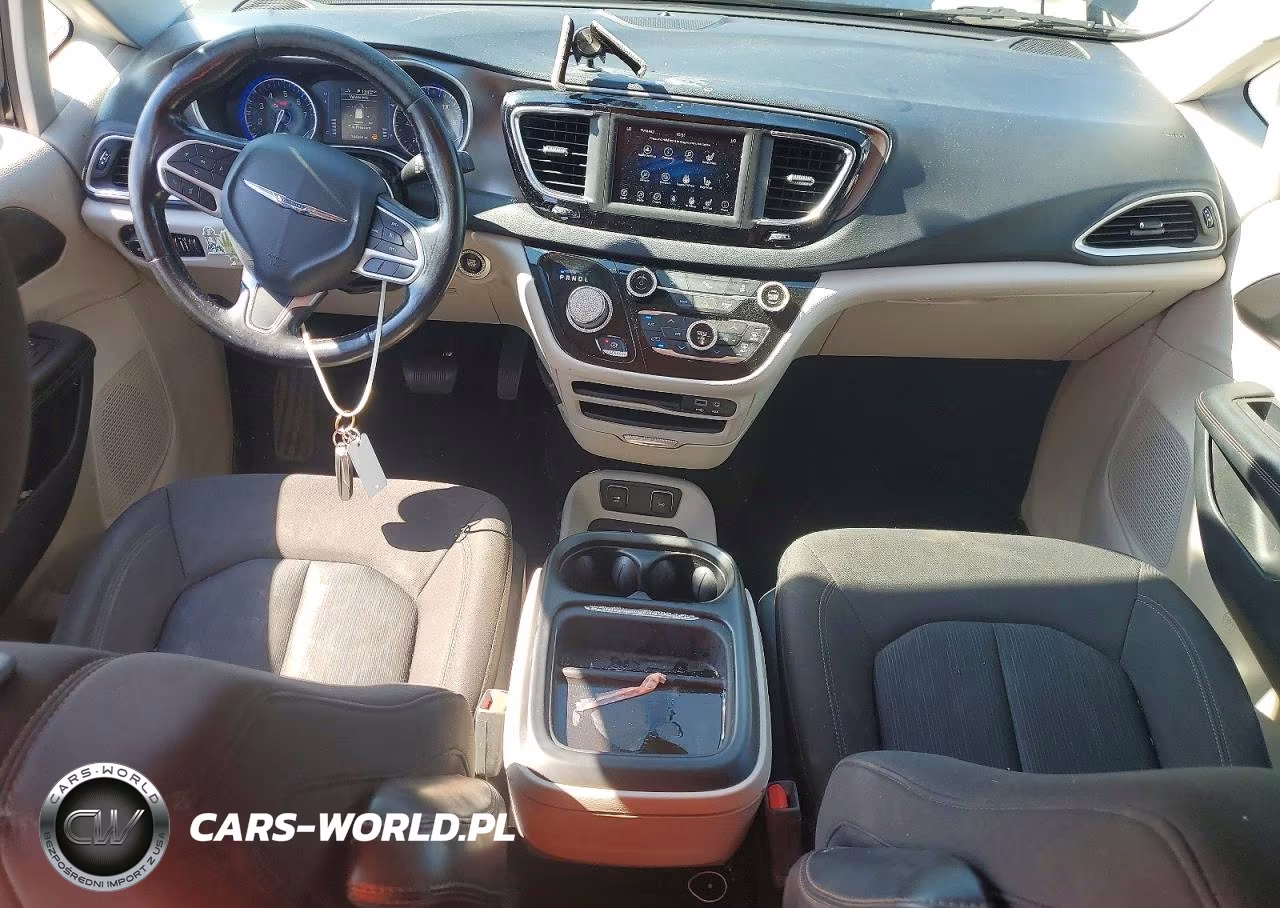 2020 Chrysler Pacifica Touring VIN:2C4RC1FG6LR128696 - 8