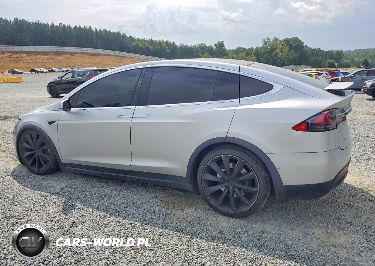 2017 Tesla Model X VIN:5YJXCBE22HF037897 - 2