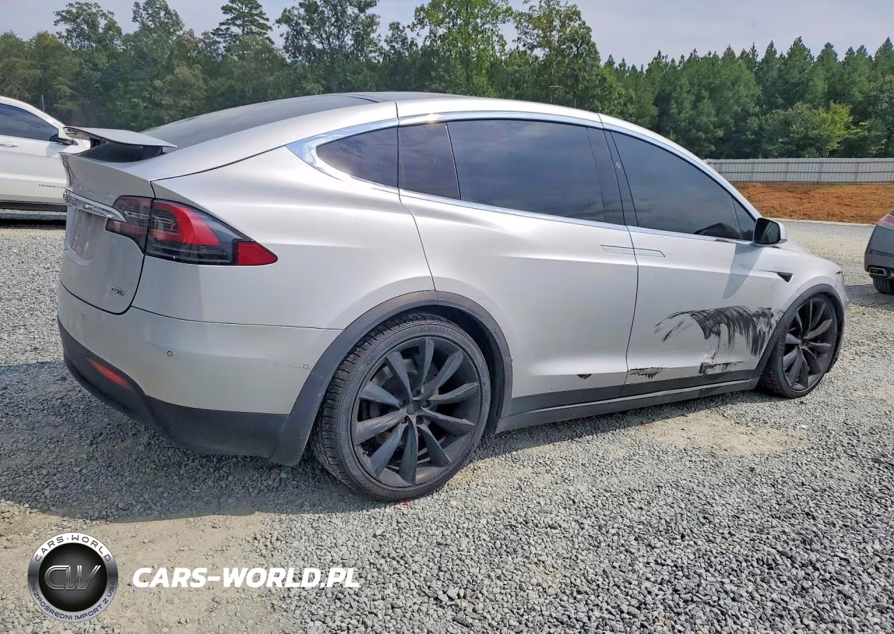 2017 Tesla Model X VIN:5YJXCBE22HF037897 - 3