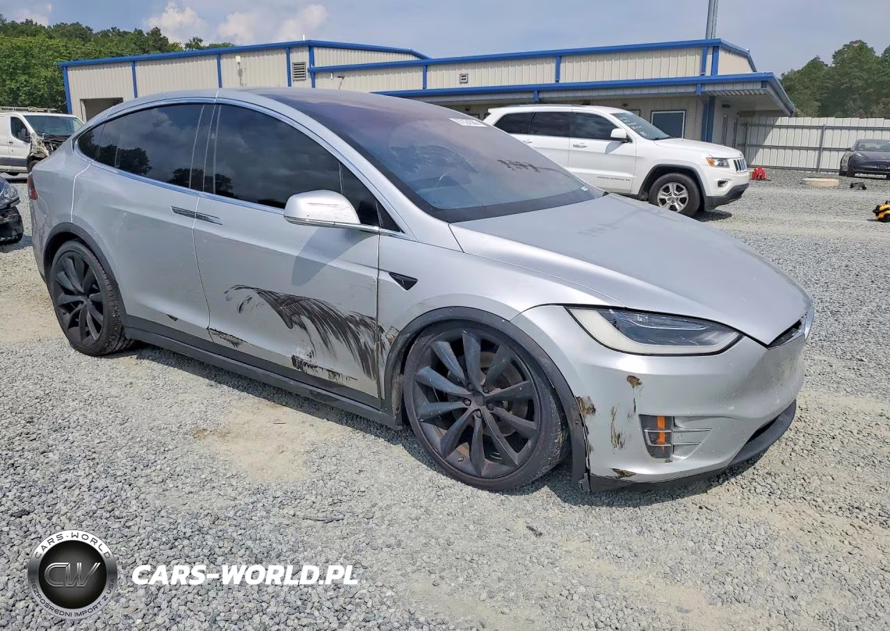 2017 Tesla Model X VIN:5YJXCBE22HF037897 - 4
