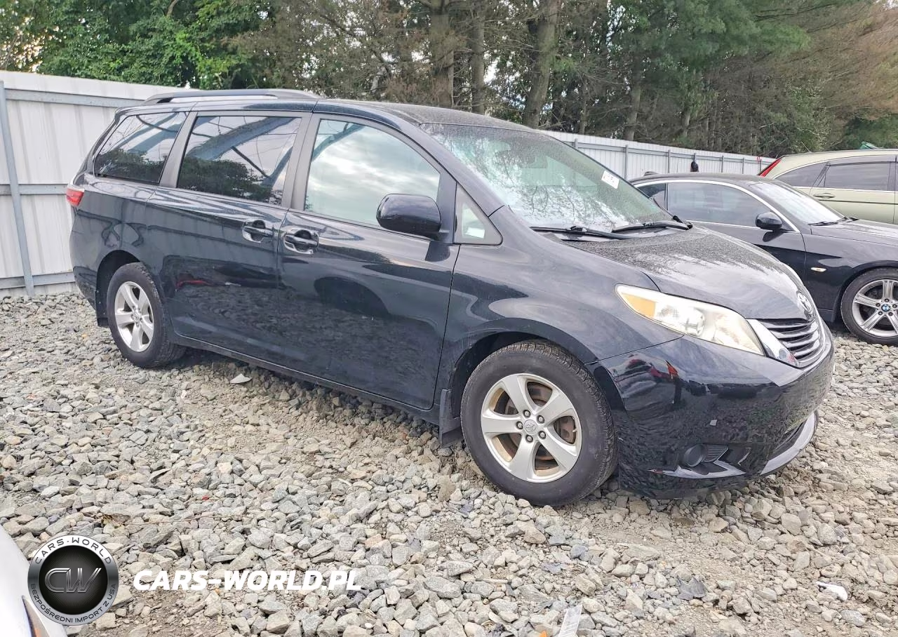 2016 Toyota Sienna Le VIN:5TDKK3DC2GS751343 - 4
