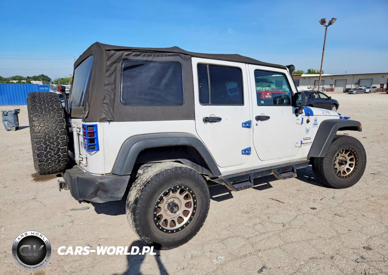 2016 Jeep Wrangler Unlimited Sport VIN:1C4BJWDG6GL110219 - 3