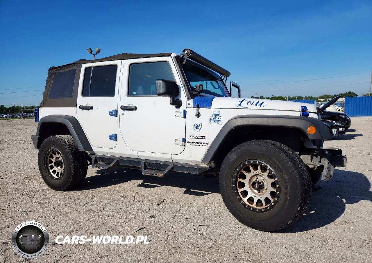 2016 Jeep Wrangler Unlimited Sport VIN:1C4BJWDG6GL110219 - 4