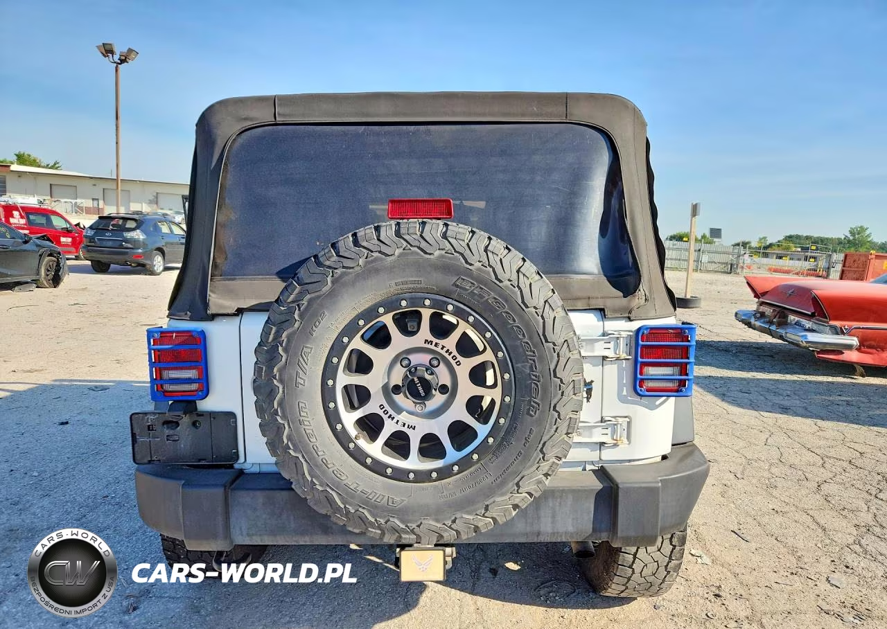 2016 Jeep Wrangler Unlimited Sport VIN:1C4BJWDG6GL110219 - 6