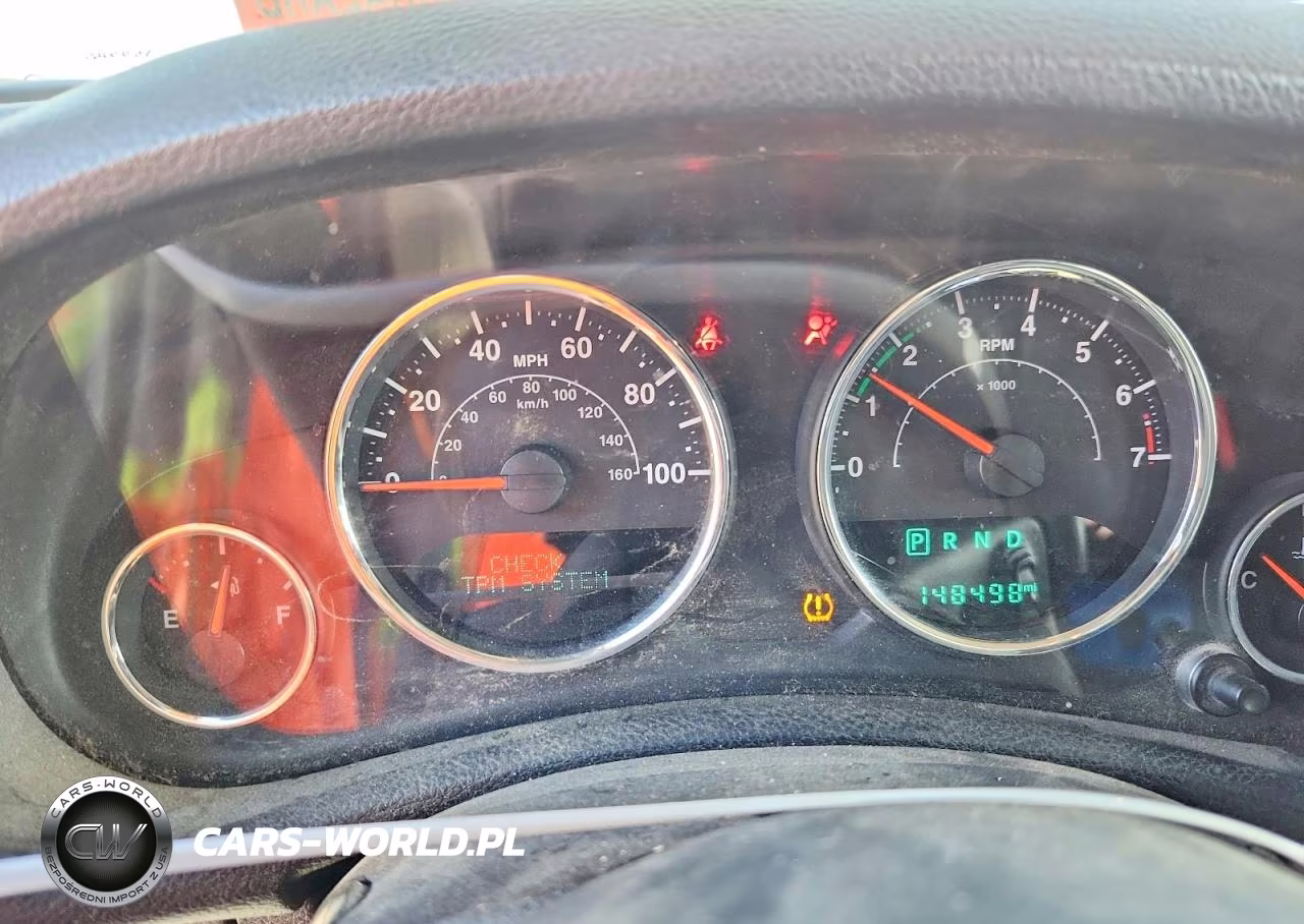 2016 Jeep Wrangler Unlimited Sport VIN:1C4BJWDG6GL110219 - 9