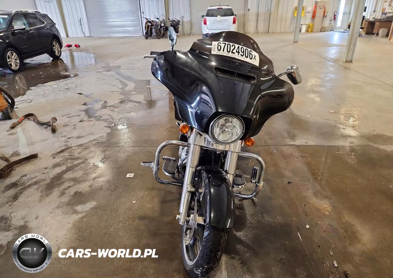 2018 Harley-Davidson Flhx Street Glide VIN:1HD1KBC19JB633549 - 2