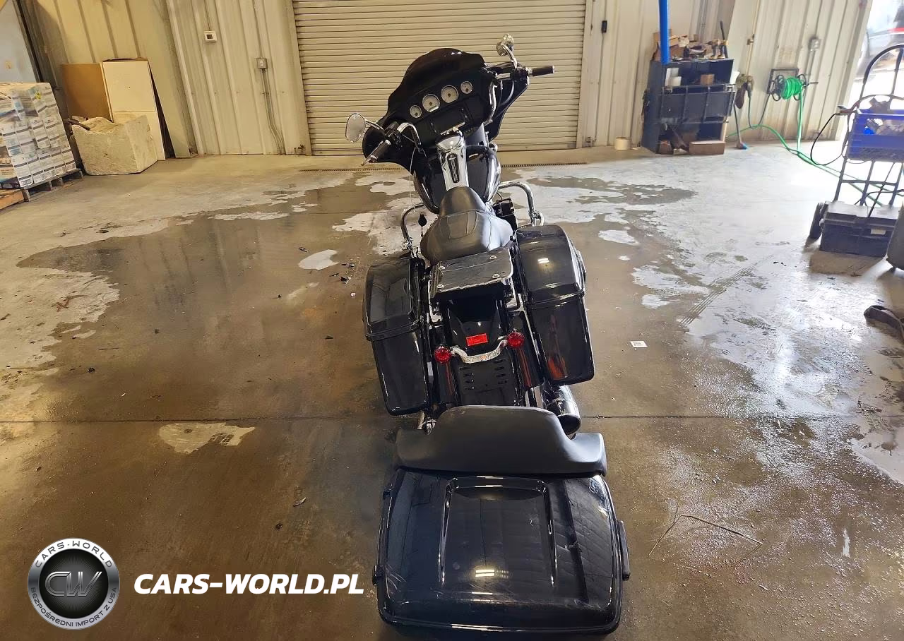 2018 Harley-Davidson Flhx Street Glide VIN:1HD1KBC19JB633549 - 4
