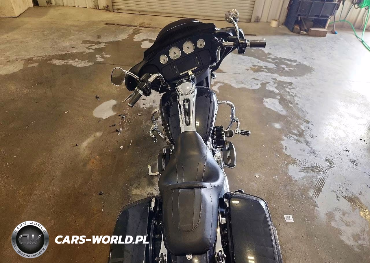 2018 Harley-Davidson Flhx Street Glide VIN:1HD1KBC19JB633549 - 6