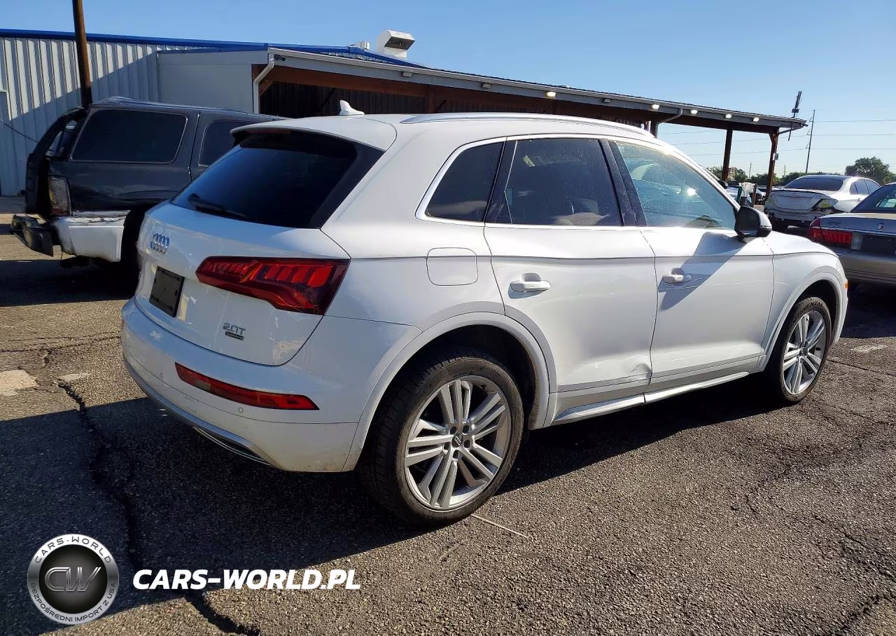 2018 Audi Q5 Premium Plus VIN:WA1BNAFY2J2010798 - 3