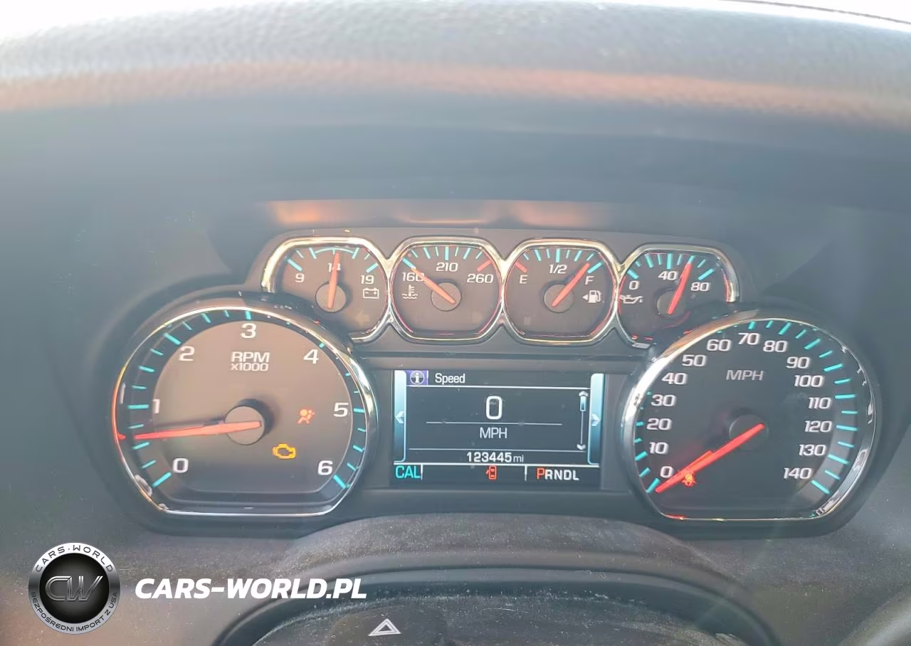 2018 Chevrolet Suburban C1500 Lt VIN:1GNSCHKC1JR171219 - 9