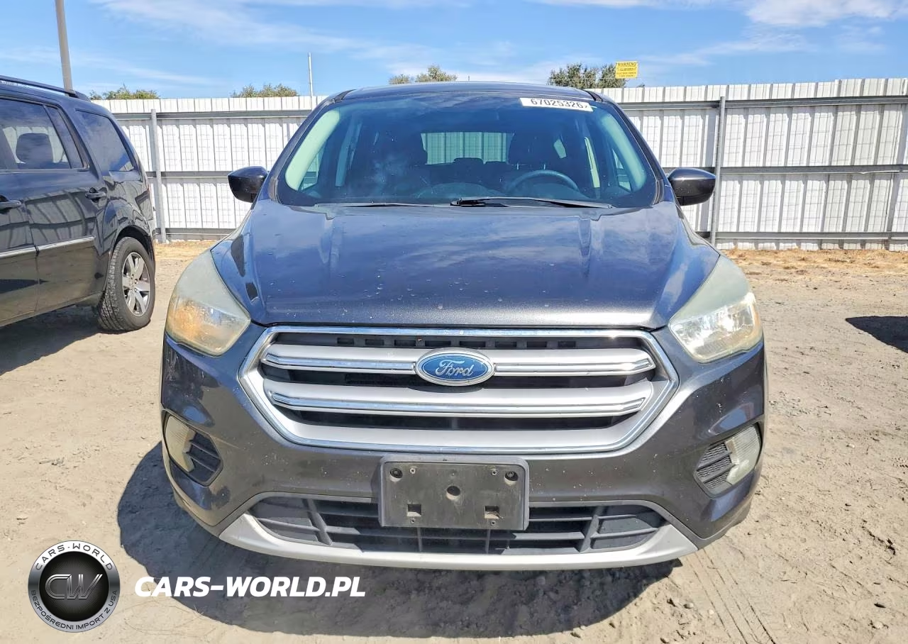 2017 Ford Escape Se VIN:1FMCU0GD8HUC80258 - 5