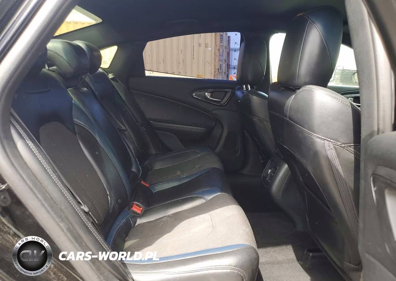 2015 Chrysler 200 S VIN:1C3CCCBG8FN572773 - 10