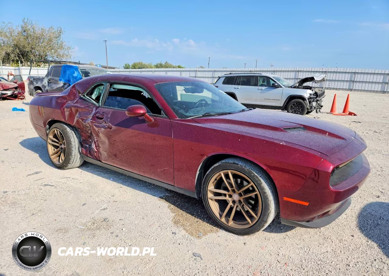 2021 Dodge Challenger Sxt VIN:2C3CDZAG2MH520854 - 4