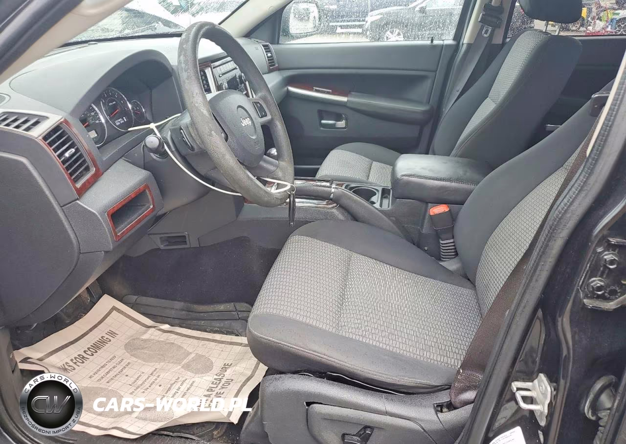 2010 Jeep Grand Cherokee Laredo VIN:1J4PR4GK5AC109826 - 7